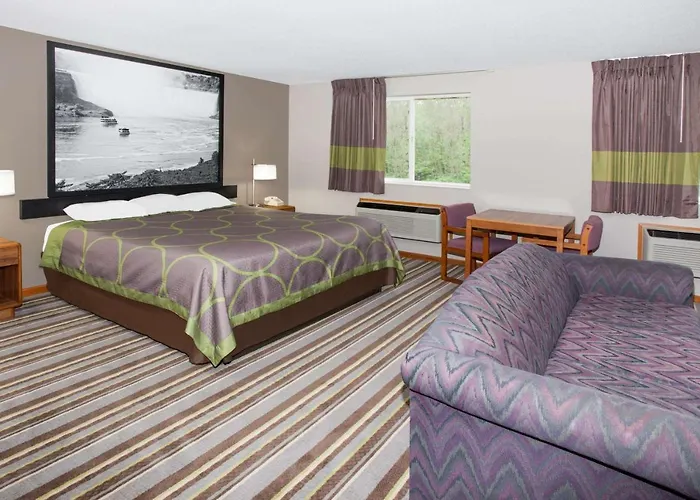 Super 8 By Wyndham Hotel 2*