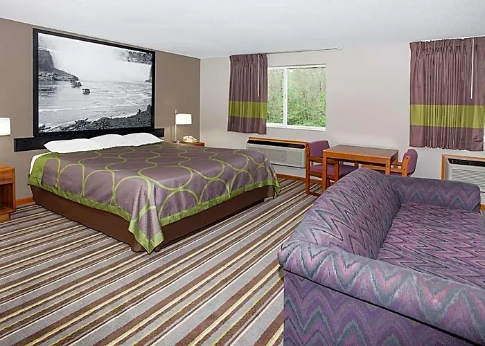 Super 8 By Wyndham Hotel