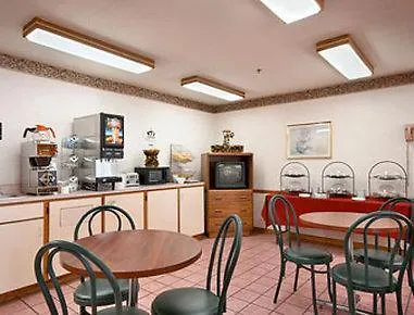 Super 8 By Wyndham Watseka