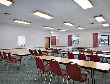 Super 8 By Wyndham Hotel 2*