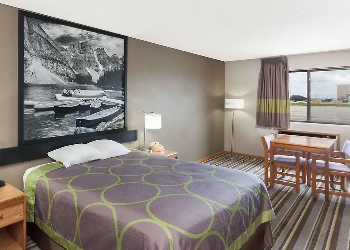 Super 8 By Wyndham Hotel